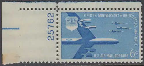 USA Michel 0717 / Scott C049 postfrisch Luftpost-EINZELMARKE ECKRAND oben links m/Platten-# 25762 - 50 Jahre Amerikanische Luftwaffe: Luftwaffenemblem, Boeing B-52 Stratofortress-Flugzeug, drei Lockheed F-104 Starfighter 
