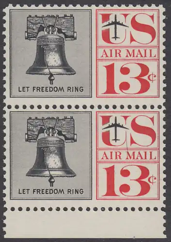 USA Michel 0782 / Scott C062 postfrisch Luftpost-vert.PAAR RAND unten - Freiheitsglocke