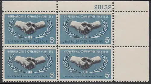 USA Michel 0882 / Scott 1266 postfrisch PLATEBLOCK ECKRAND oben rechts m/Platten-# 28132 - Jahr der internationalen Zusammenarbeit, 20 Jahre Vereinte Nationen (UNO)