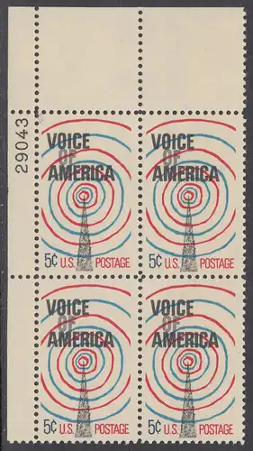 USA Michel 0927 / Scott 1329 postfrisch PLATEBLOCK ECKRAND oben links m/ Platten-# 29043 - Radiosender „Stimme Amerikas“; Sendemast mit ausstrahlenden Radiowellen