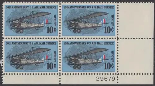 USA Michel 0948 / Scott C074 postfrisch Luftpost-PLATEBLOCK ECKRAND unten rechts m/ Platten-# 29679 - 50 Jahre US-Flugpostdienst; Erstes Postflugzeug Curtiss JN-4 H Jenny