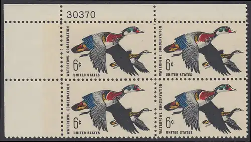 USA Michel 0971 / Scott 1362 postfrisch PLATEBLOCK ECKRAND oben links m/ Platten-# 30370 - Naturschutz: Wasservögel; Brautente 