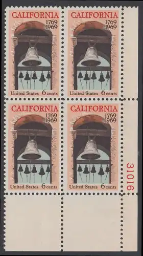 USA Michel 0983 / Scott 1373 postfrisch PLATEBLOCK ECKRAND unten rechts m/ Platten-# 31016 - Besiedelung von Kalifornien; Glockenturm der Carmel-Mission