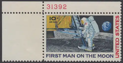 USA Michel 0990 / Scott C076 postfrisch EINZELMARKE ECKRAND oben links m/ Platten-# 31392 - Erste bemannte Mondlandung; Astronaut Neil Armstrong betritt als erster Mensch den Mond