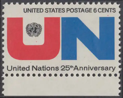 USA Michel 1021 / Scott 1419 postfrisch EINZELMARKE RAND unten - 25 Jahre Vereinte Nationen (UNO): UNO-Emblem, Inschrift 