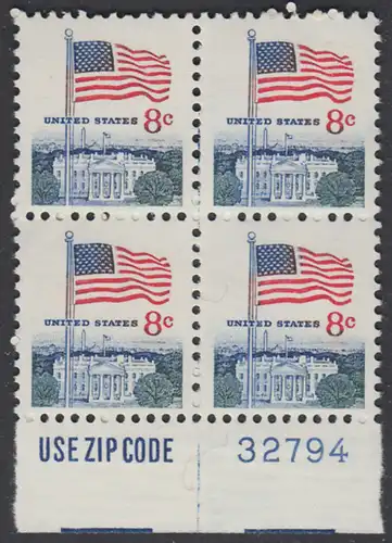 USA Michel 1033 / Scott 1338F postfrisch BLOCK RÄNDER unten m/ Plate-# 32794 & ZIP-Emblem - Flagge vor Weißem Haus, Washington, DC