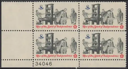 USA Michel 1092 / Scott 1476 postfrisch PLATEBLOCK ECKRAND unten links m/ Platten-# 34046 - 200 Jahre Unabhängigkeit der Vereinigten Staaten von Amerika (1976): Nachrichtenwesen zur Kolonialzeit; Patrioten an der Handpresse, Begutachtung der...