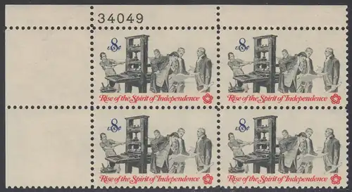 USA Michel 1092 / Scott 1476 postfrisch PLATEBLOCK ECKRAND oben links m/ Platten-# 34049 - 200 Jahre Unabhängigkeit der Vereinigten Staaten von Amerika (1976): Nachrichtenwesen zur Kolonialzeit; Patrioten an der Handpresse, Begutachtung der Flugschriften