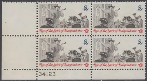 USA Michel 1094 / Scott 1477 postfrisch PLATEBLOCK ECKRAND unten links m/ Platten-# 34123 (b) - 200 Jahre Unabhängigkeit der Vereinigten Staaten von Amerika (1976): Nachrichtenwesen zur Kolonialzeit; Anschlagen eines Flugblattes