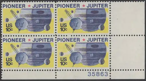 USA Michel 1164 / Scott 1556 postfrisch PLATEBLOCK ECKRAND unten rechts m/ Platten-# 35863 - Pioneer-Programm zur Erforschung des Planeten Jupiter; Raumsonde Pioneer, Planet Jupiter mit Monden