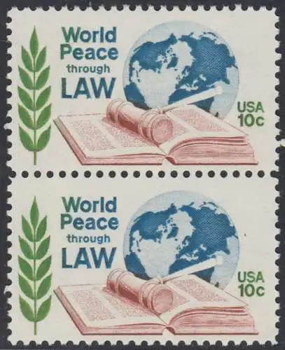 USA Michel 1186 / Scott 1576 postfrisch vert.PAAR (a1) - Juristenkongress in Washington, DC; Gesetzbuch und Hammer vor Erdkugel