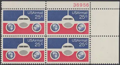 USA Michel 1200 / Scott C089 postfrisch Luftpost-PLATEBLOCK ECKRAND oben rechts m/ Platten-# 38956 - Flugzeug mit Erdhalbkugeln