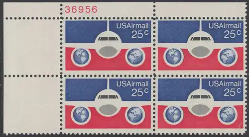 USA Michel 1200 / Scott C089 postfrisch Luftpost-PLATEBLOCK ECKRAND oben links m/ Platten-# 38956 - Flugzeug mit Erdhalbkugeln