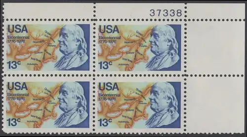 USA Michel 1277 / Scott 1690 postfrisch PLATEBLOCK ECKRAND oben rechts m/ Platten-# 37338 (a1) - Unabhängigkeit der Vereinigten Staaten von Amerika: Benjamin Franklin (1706-1790), 1. Generalpostmeister für Kanada und die USA, Politiker; Landkarte von