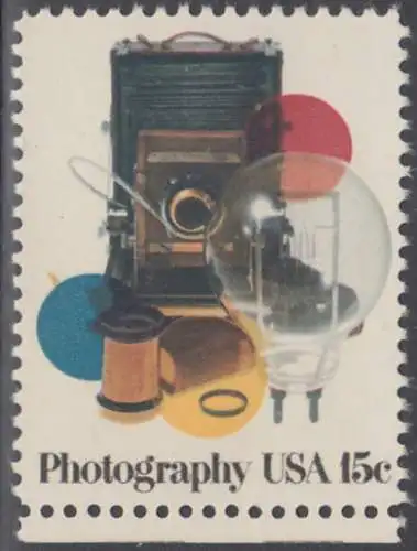 USA Michel 1351 / Scott 1758 postfrisch EINZELMARKE RAND unten (a1) - Berufsphotografentreffen in Las Vegas, NV; Kamera, altes Objektiv, Farbfilter, 5000-Watt-Studio-Glühbirne, Photoalbum