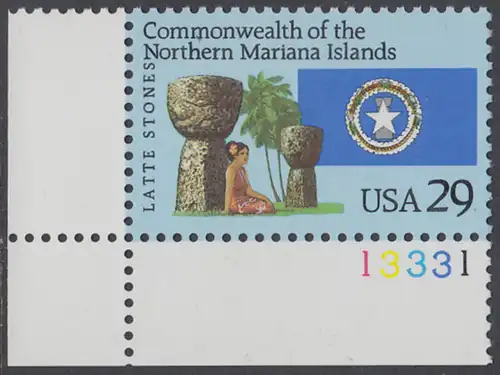 USA Michel 2423 / Scott 2804 postfrisch EINZELMARKE ECKRAND unten links m/ Platten-# 13331 - 15 Jahre Commonwealth der Nördlichen Marianen: Latte-Steine