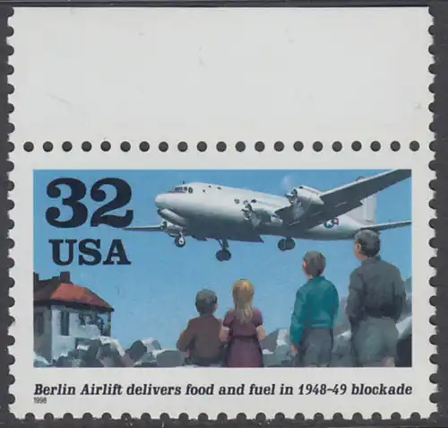 USA Michel 2978 / Scott 3211 postfrisch EINZELMARKE RAND oben - 50. Jahrestag der Errichtung der Berliner Luftbrücke; Douglas C-54 Skymaster im Landeanflug über Trümmerfeld