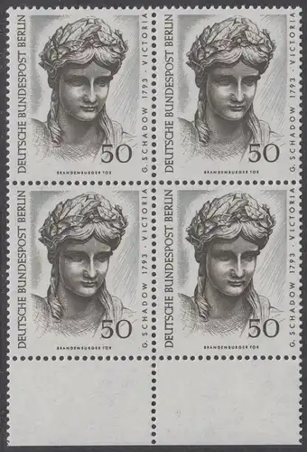 BERLIN 1967 Michel-Nummer 306 postfrisch BLOCK RÄNDER unten - Berliner Kunstschätze: Kopf der Victoria, Detail der Quadriga auf dem Brandenburger Tor