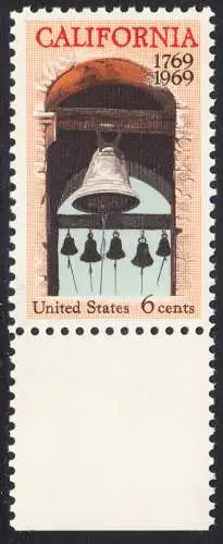 USA Michel 0983 / Scott 1373 postfrisch EINZELMARKE RAND unten (a2) - Besiedelung von Kalifornien; Glockenturm der Carmel-Mission