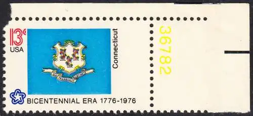 USA Michel 1207 / Scott 1637 postfrisch EINZELMARKE ECKRAND oben rechts m/ Platten-# 36782 (dam.) - Staats-Flaggen: Connecticut
