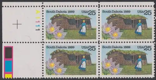 USA Michel 2041 / Scott 2416 postfrisch (Gumm.beeintr.) PLATEBLOCK ECKRAND oben links m/ Platten-# A1111 - 100 Jahre Staat South Dakota: Pionierfrau vor Grassodenhaus