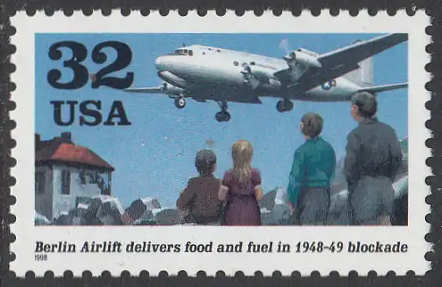 USA Michel 2978 / Scott 3211 postfrisch EINZELMARKE - 50. Jahrestag der Errichtung der Berliner Luftbrücke; Douglas C-54 Skymaster im Landeanflug über Trümmerfeld