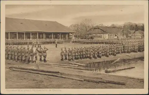 Militaria Ansichtskarte I. WK Ausmarsch Regiment in Osten Feldpost n. Nürnberg