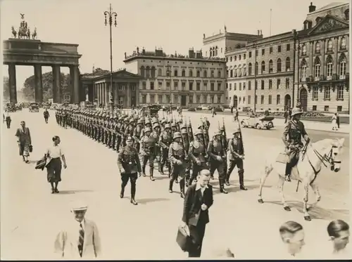 Foto Deutsches Reich Brandenburger Tor 3.Reich Parade Soldaten 1939