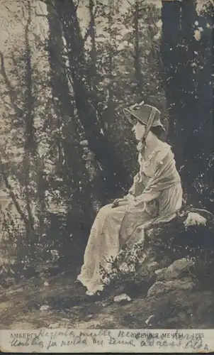Ansichtskarte Rußland  MiNr. 84 Künstler Junge Frau sitzend auf Stein im Wald