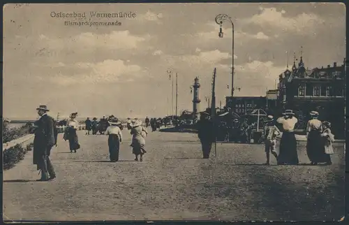 Ansichtskarte Foto Ostseebad Warnemünde Bismarckpromenade Passanten nach Hamburg