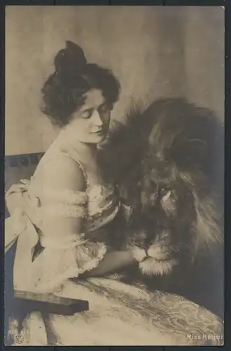 Foto Ansichtskarte Löwen Frau Miss Heliot Tiere Raubtiere Zoo um 1900