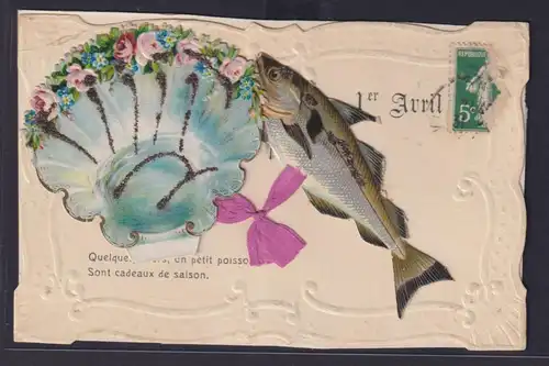 Ansichtskarte Künstlerkarte Fisch Applikation Blumenbouquet aufgeklebt