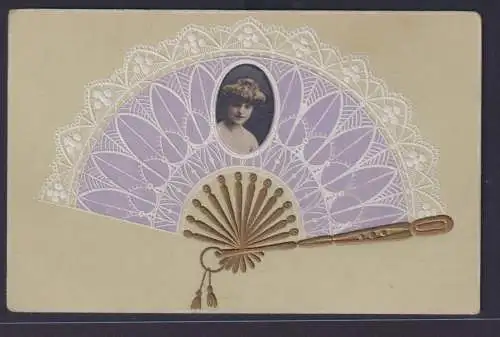 Ansichtskarte Jugendstil Art Nouveau Fächer Gold Prägekarte Junge Schönheit