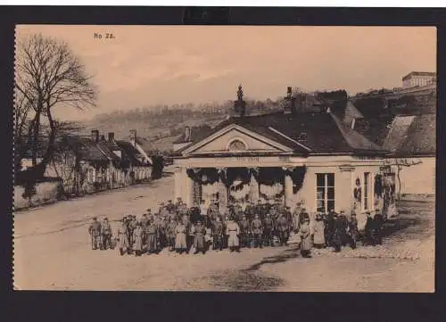 Ansichtskarte Militaria Soldaten Gruppenfoto vor Bureau D Òctroi 1. Weltkrieg