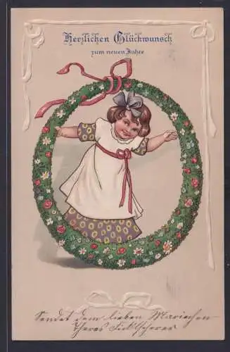 Ansichtskarte Künstlerkarte Prägekarte Mädchen Blumenkranz Schleife Neujahr