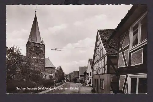Ansichtskarte Sachsenhausen Waldeck Hessen Strassenansicht Ev. Kirche Fachwerk