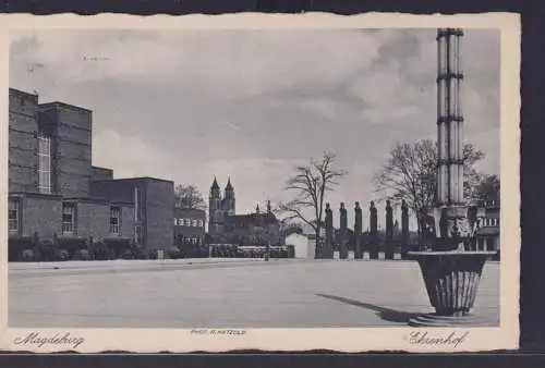 Ansichtskarte Magdeburg Ehrenhof Denkmal Sachsen Anhalt nach Ottendorf Sachsen