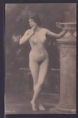 Ansichtskarte Erotik Akt Frauen Schönheiten Nude Darstellung um 1910