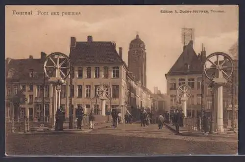 Ansichtskarte Tournai Belgien Zugbrücke Strassenansicht Kirche