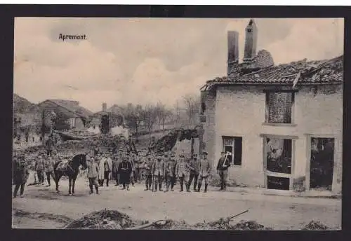 Ansichtskarte Militaria Apremont Frankreich Soldaten Kompanie Zerstörte Häuser