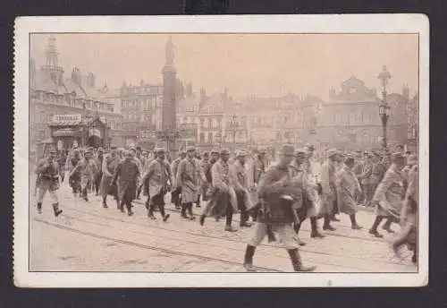 Ansichtskarte Militaria Lille Frankreich Kriegsgefangene auf dem Grande Place