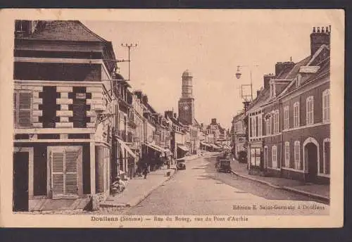 Doullens Ansichtskarte Frankreich Rue de Bourg auto Oldtimer