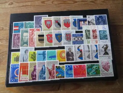 Sammlung Liechtenstein kpl. Luxus postfrisch 1960-1992 incl. 398 KatWert 1133,50