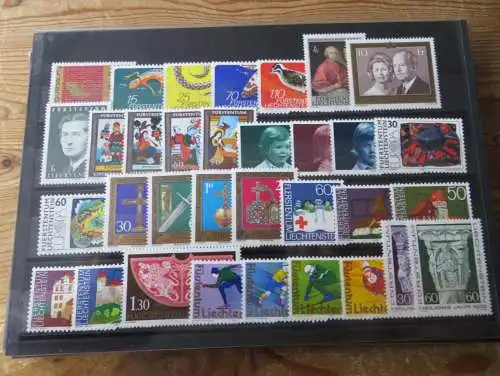 Sammlung Liechtenstein kpl. Luxus postfrisch 1960-1992 incl. 398 KatWert 1133,50