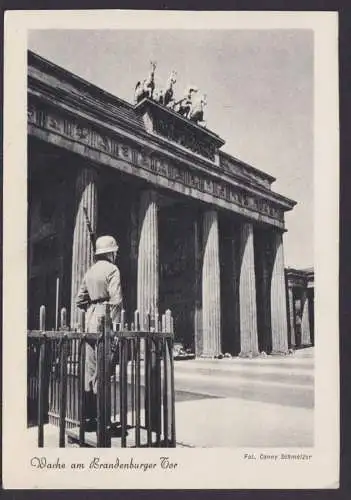 Berlin Ansichtskarte Wache Brandenburger Tor Foto AK Conny Schmelzer