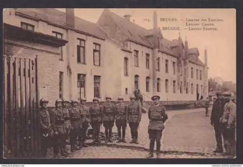 Militaria Ansichtskarte Kaserne des Lanciers Bruges Brügge Belgien Soldaten