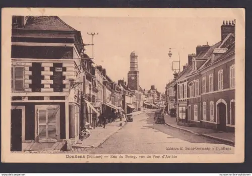 Doullens Ansichtskarte Frankreich Rue de Bourg auto Oldtimer