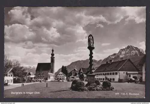 Ansichtskarte Anger Bayern Oberbayern Dorfplatz Denkmal Kirche