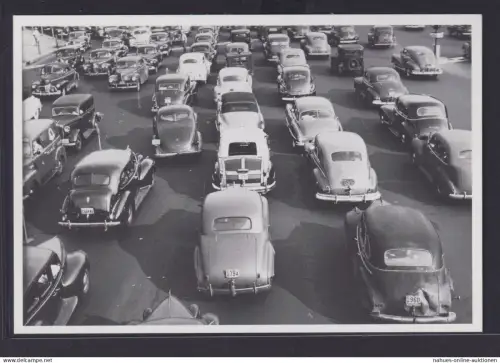 Ansichtskarte Auto Kolonnen Oldtimer Zwei Fahrtrichtungen