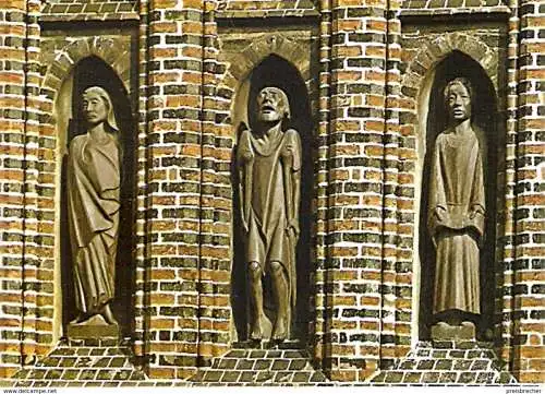 Ansichtskarte Deutschland - Schleswig-Holstein - Lübeck - Katharinenkirche - Die Drei Figuren von Ernst Barlach an der Fassade (1226)
